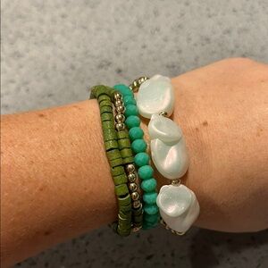 Elegant Green and White Beaded Bracelet Set - NWT